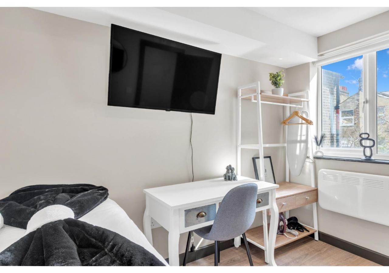 Stay & Explore: Convenient Studio - Prime Location Londres Extérieur photo